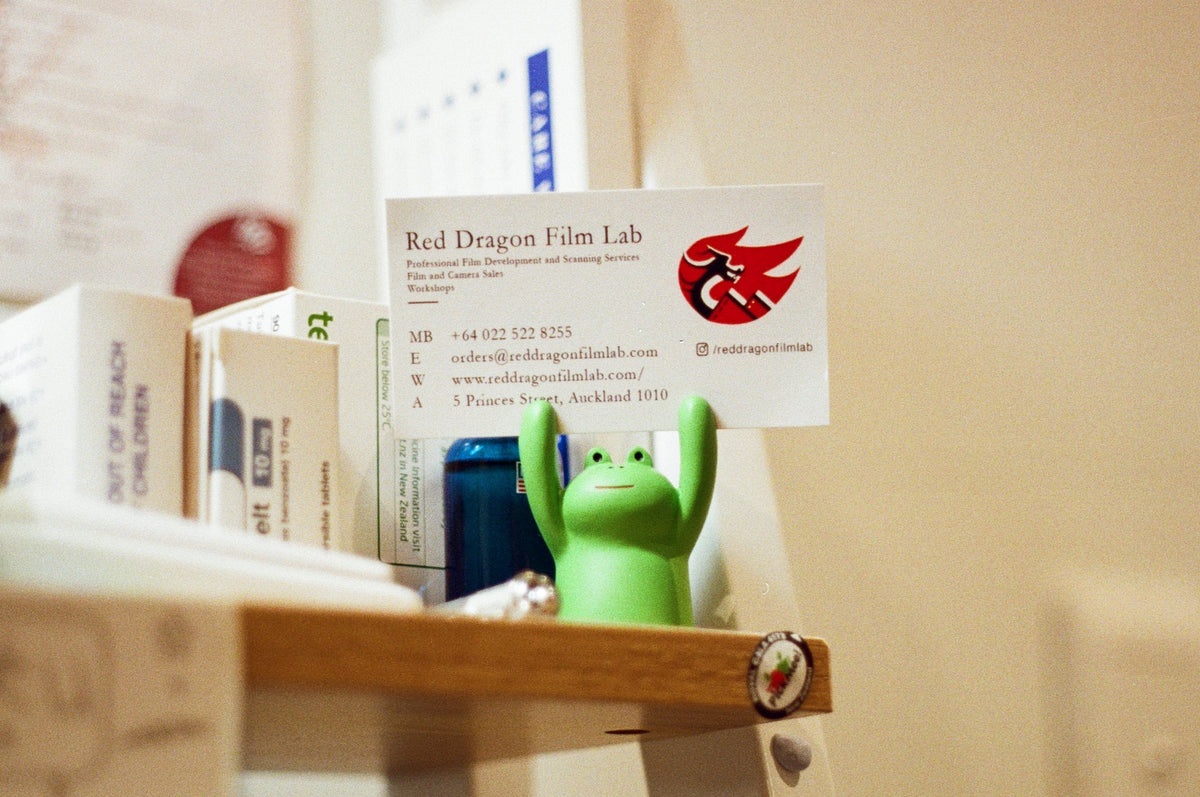 Mini Photo Stand Mini Photo Stand – Red Dragon Film Lab