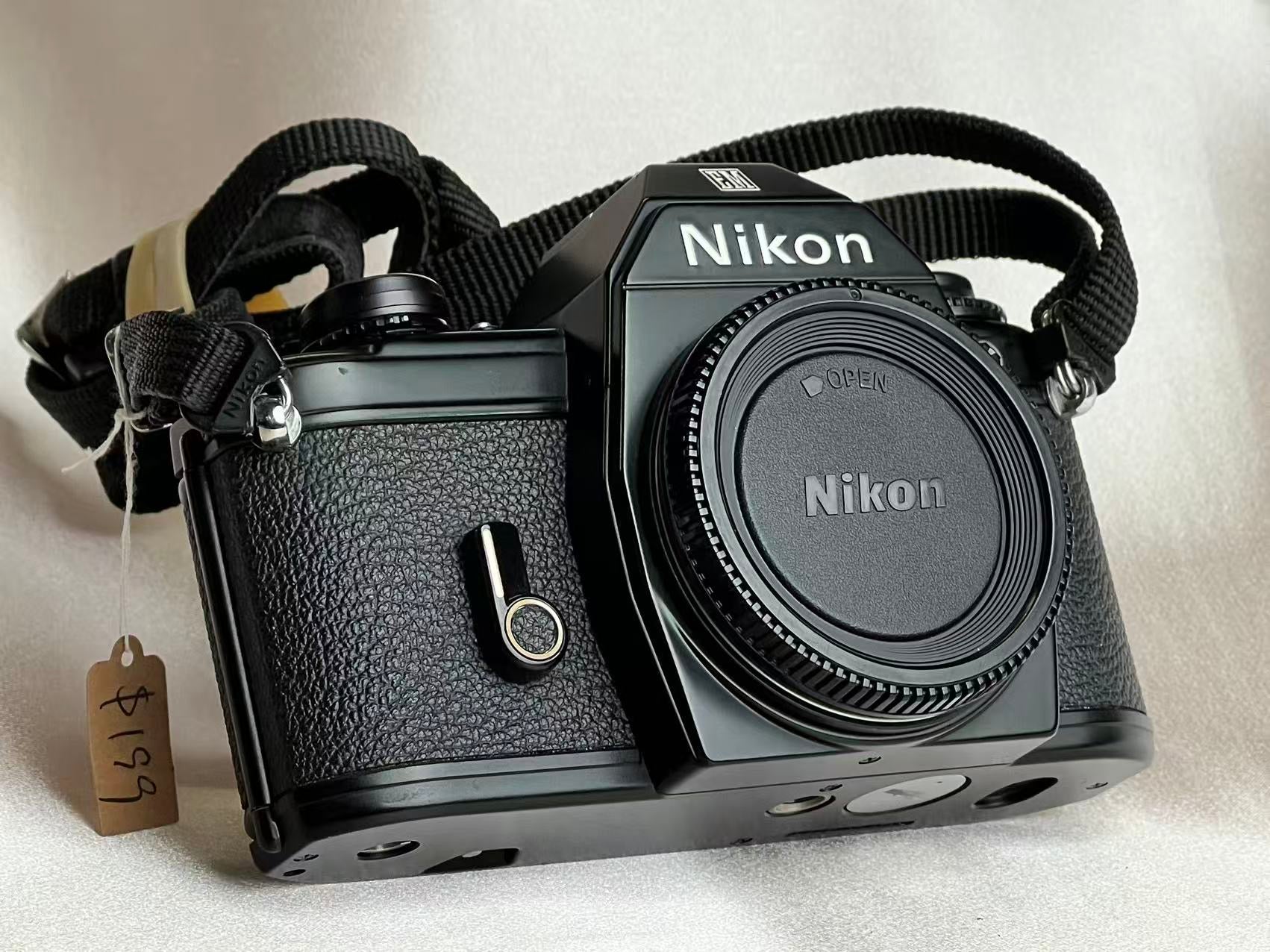 NIKON EM