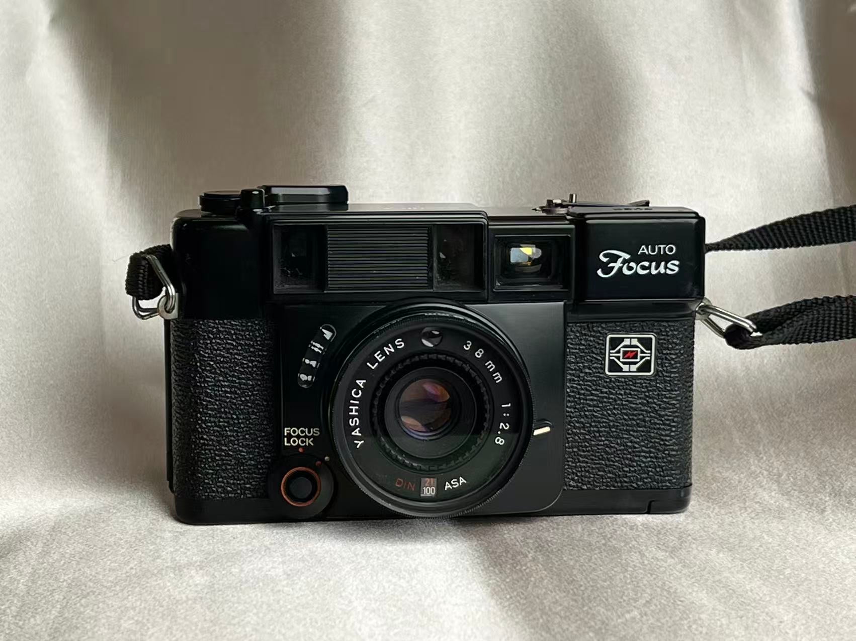 YASHICA AUTO FOCUS
