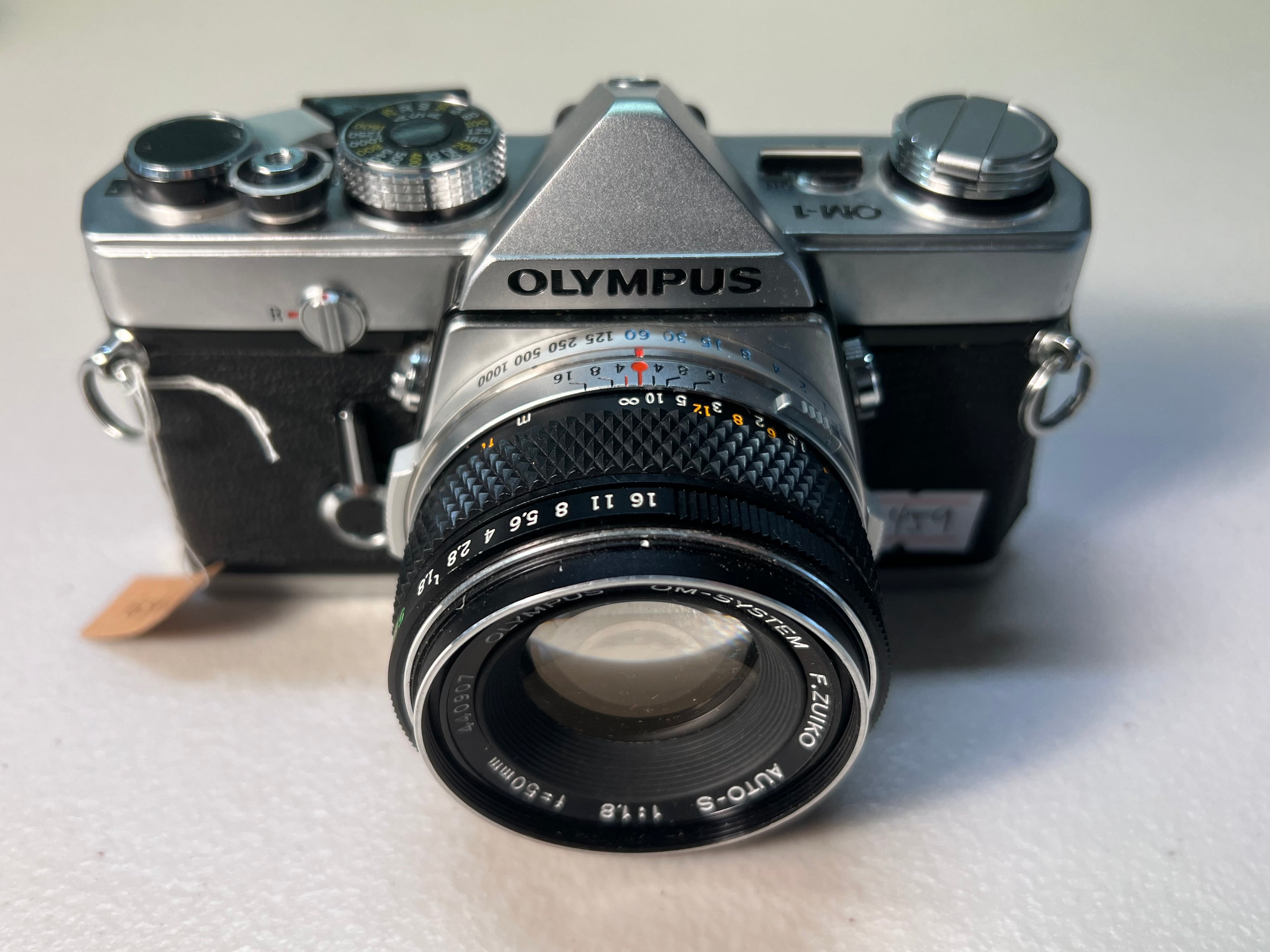 OLYMPUS OM-1