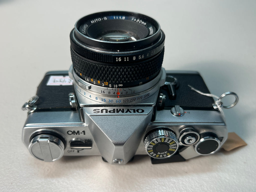 OLYMPUS OM-1