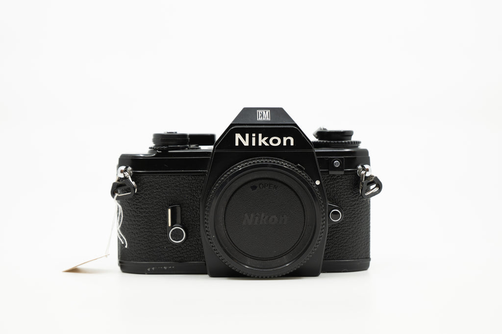 Nikon EM (008)