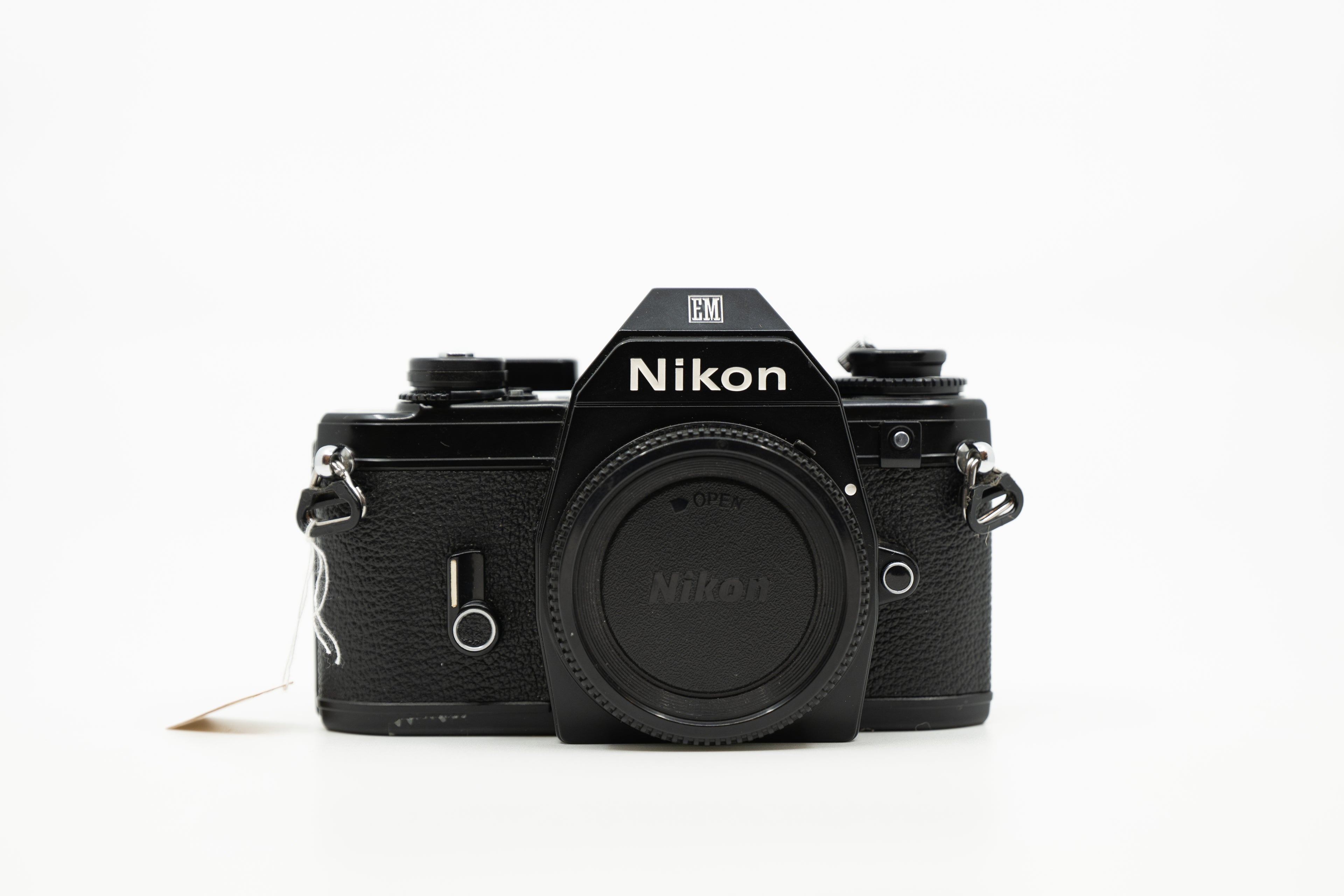 Nikon EM (008)