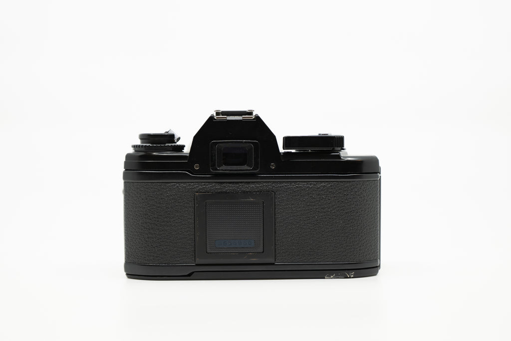 Nikon EM (008)