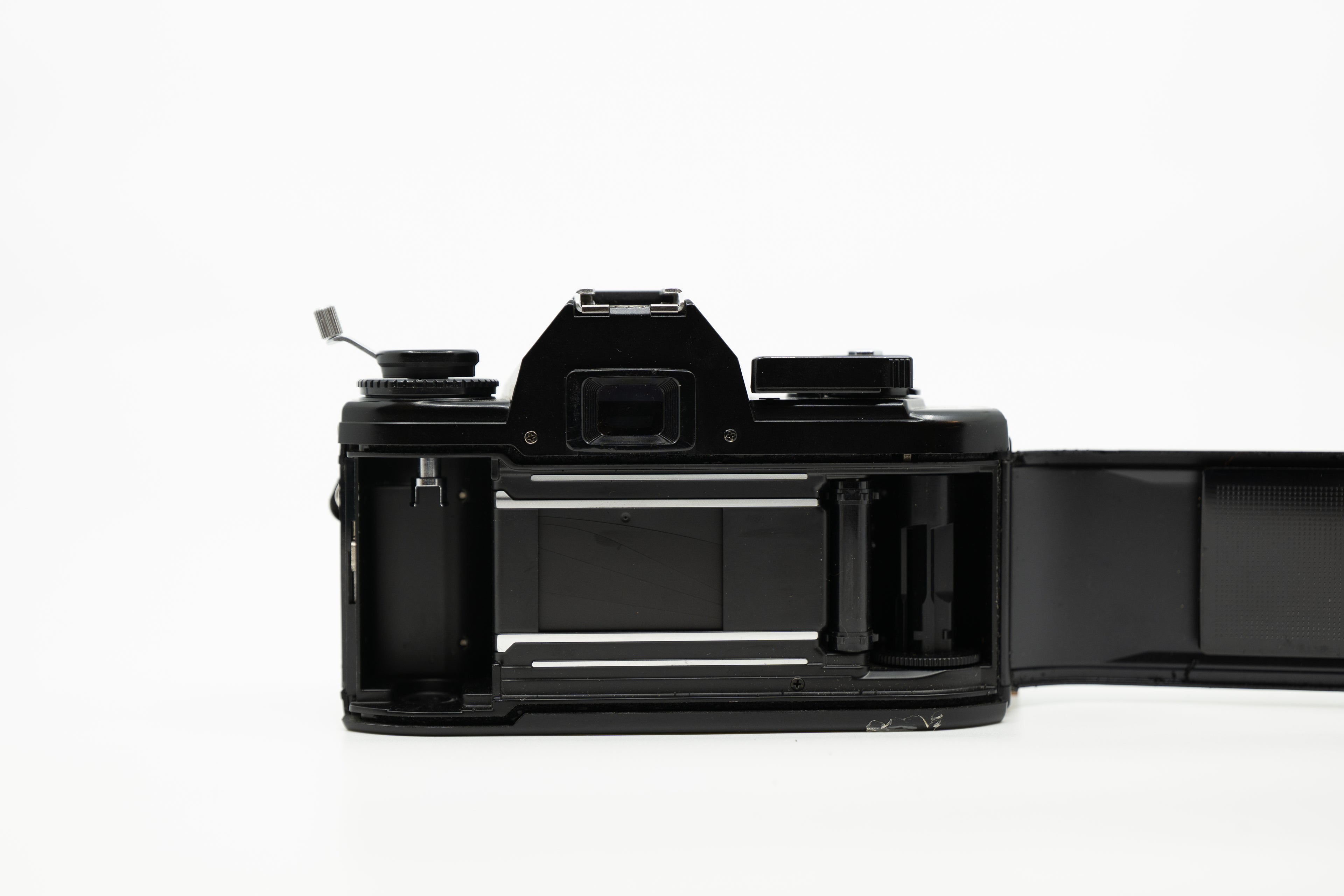 Nikon EM (008)
