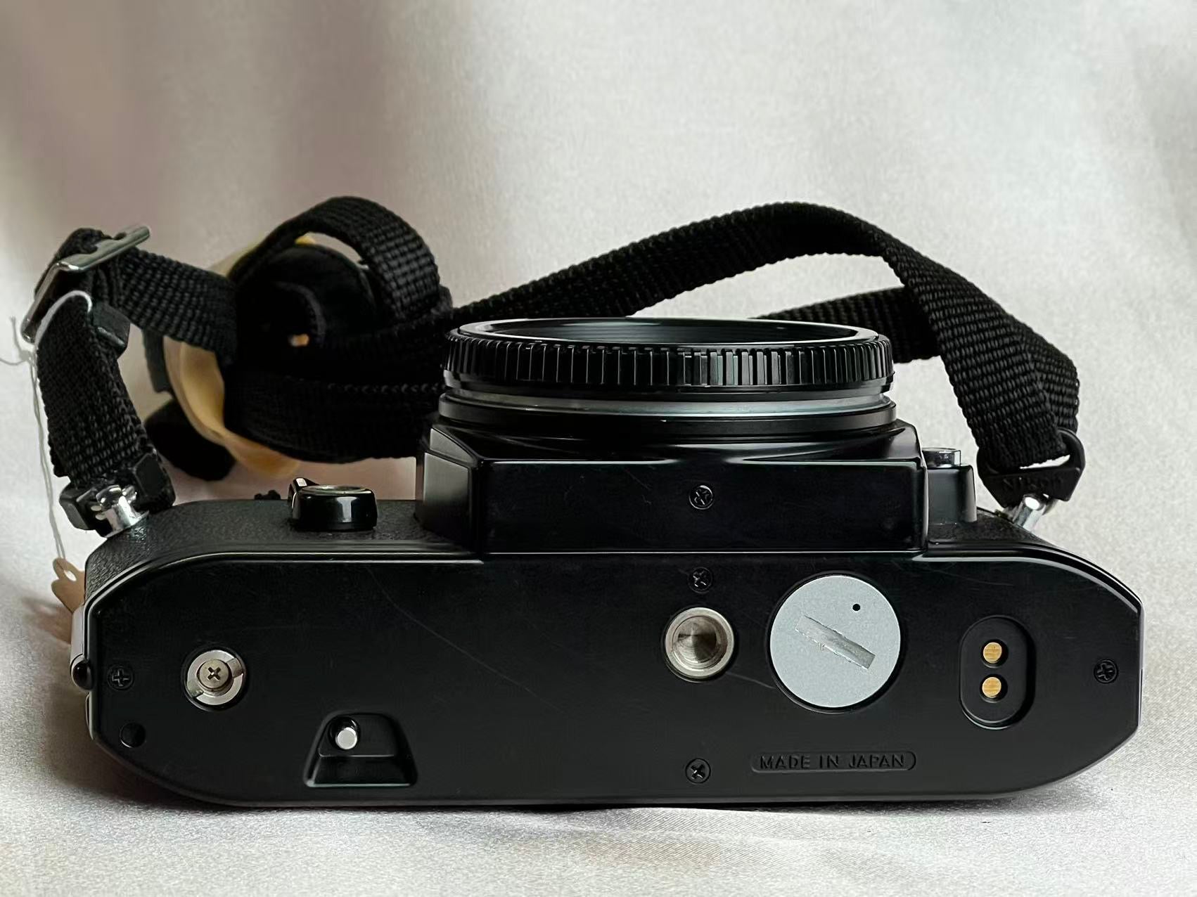 NIKON EM